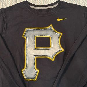 Nike Pittsburgh Pirates long sleeve shirt -Size L